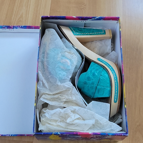 NIB Chinese Laundry Amore Platform Leather Sandal - Picture 5 of 16